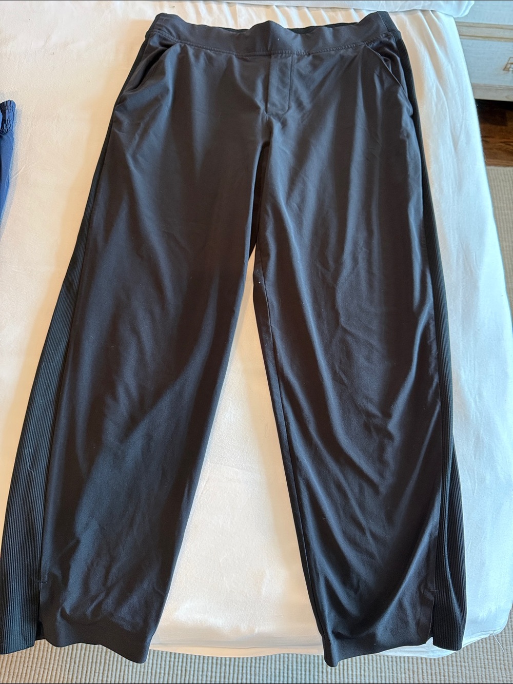 Athleta Women’s  Black Jogger-Style Sweatpants Brooklyn 10 P